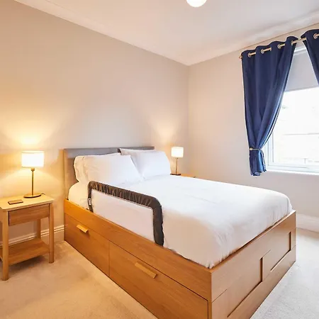 Host & - Bristol Avenue * Saltburn-by-the-Sea