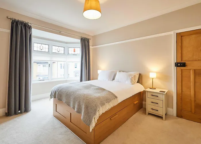 Host & - Bristol Avenue Saltburn-by-the-Sea