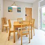 Holiday home Host & - Bristol Avenue *