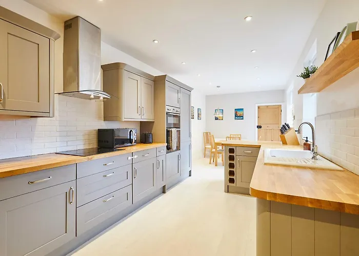 펜션 Host & - Bristol Avenue